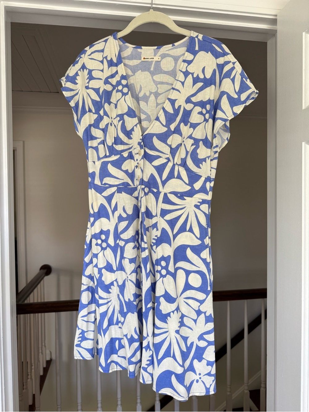 Marine Layer Blue and White Floral V-Neck Dress small
